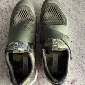 Tiem Slipstream Indoor Cycling Shoe Olive Size 10- With Cleats and pedals